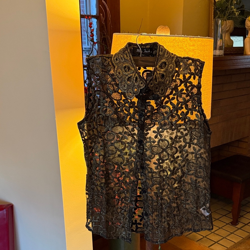 Women’s Black and Gold Sleeveless Lace Button-Front Shirt